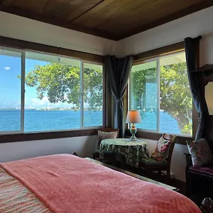 Bay Oceanfront Bed & Breakfast Hilo